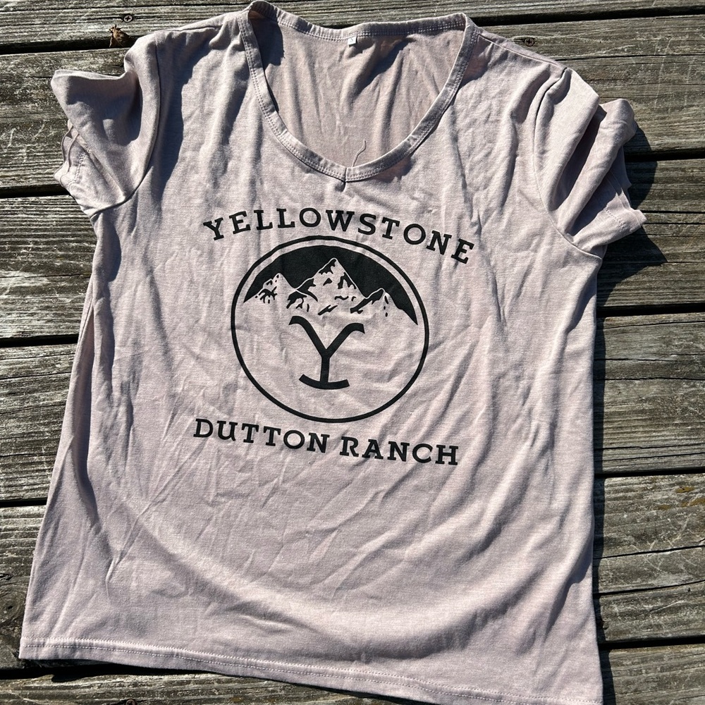 Source Unknown Graphic Tee in Light Purple
